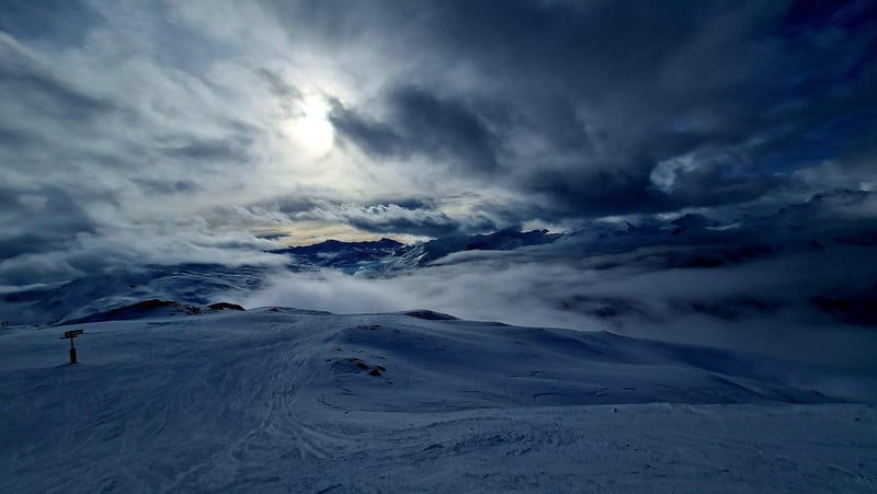 Skiing Image